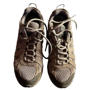 Woman’s Columbia hiking shoes